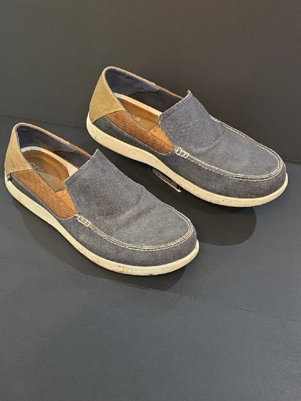 CROCS Santa Cruz 2 Men's Slip-On Loafers in Gray and Brown Size 13